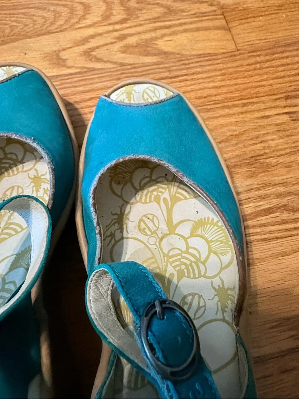 FLY London Yora Turquoise Leather Peep Toe Wedge Sandal Sz 40 -9.5us